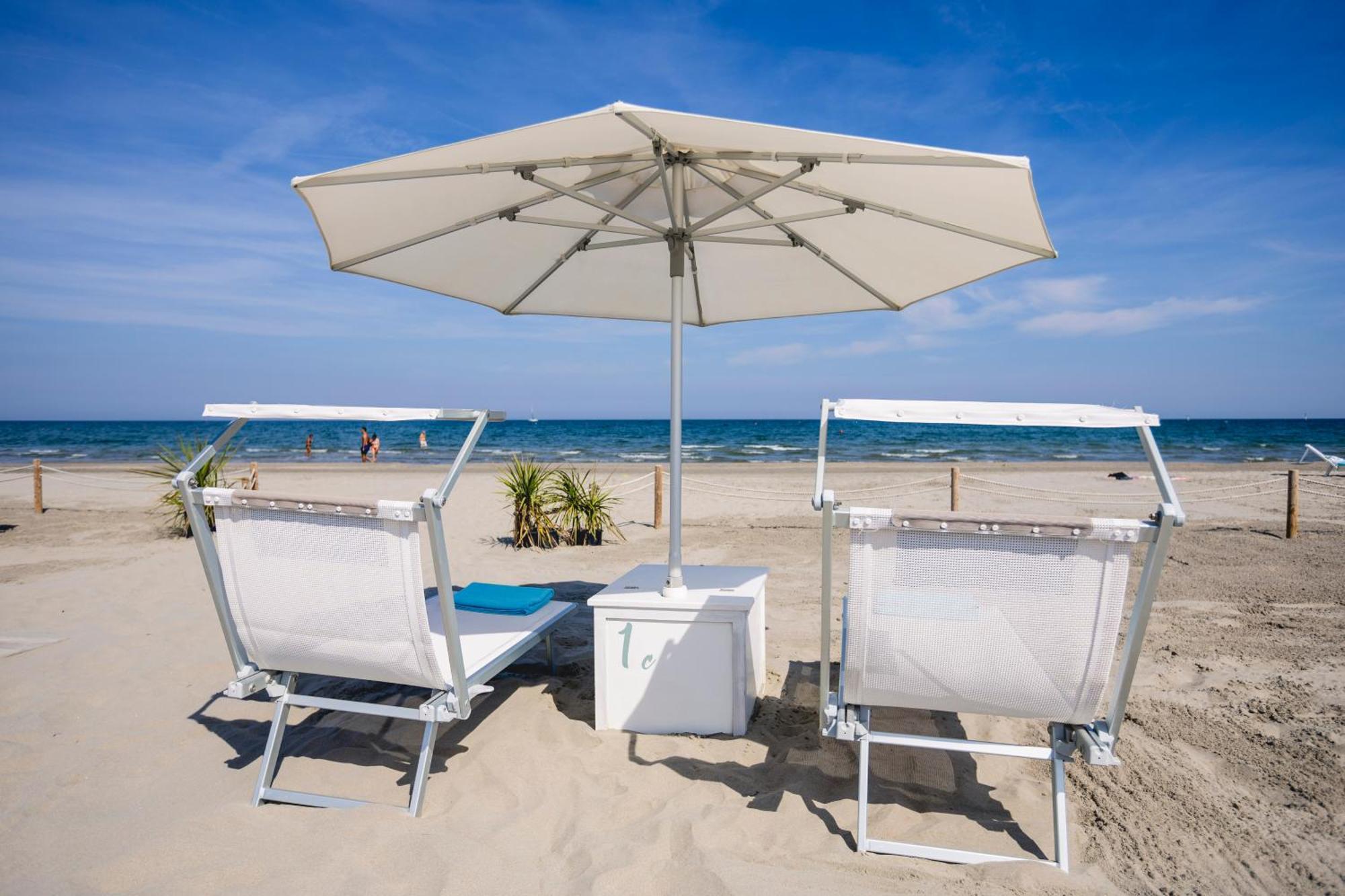 Hotel Saraceno Resort With Private Beach Milano Marittima Exterior photo