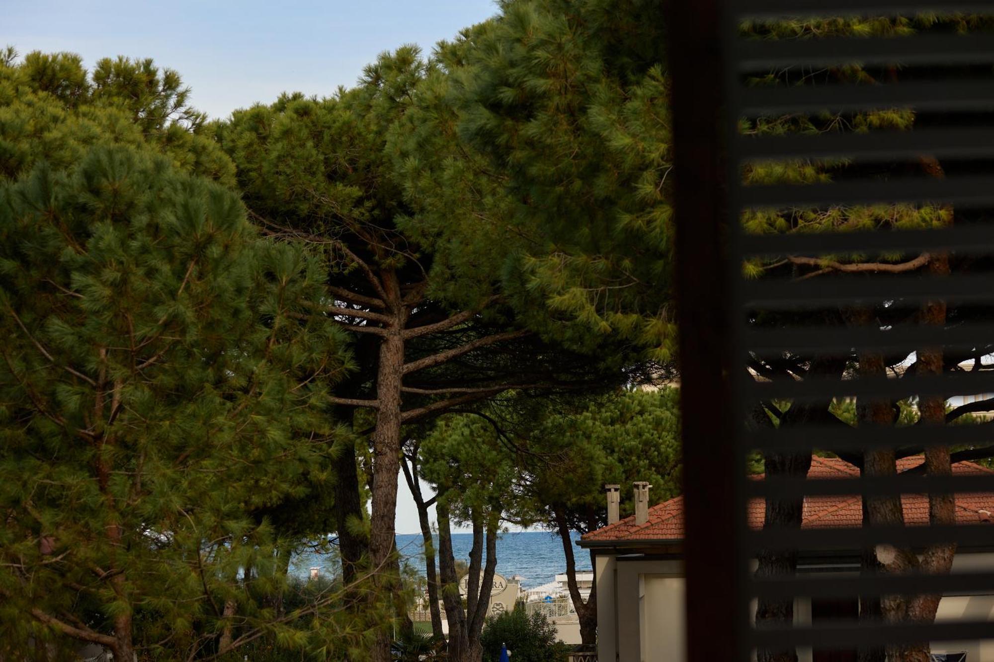 Hotel Saraceno Resort With Private Beach Milano Marittima Exterior photo